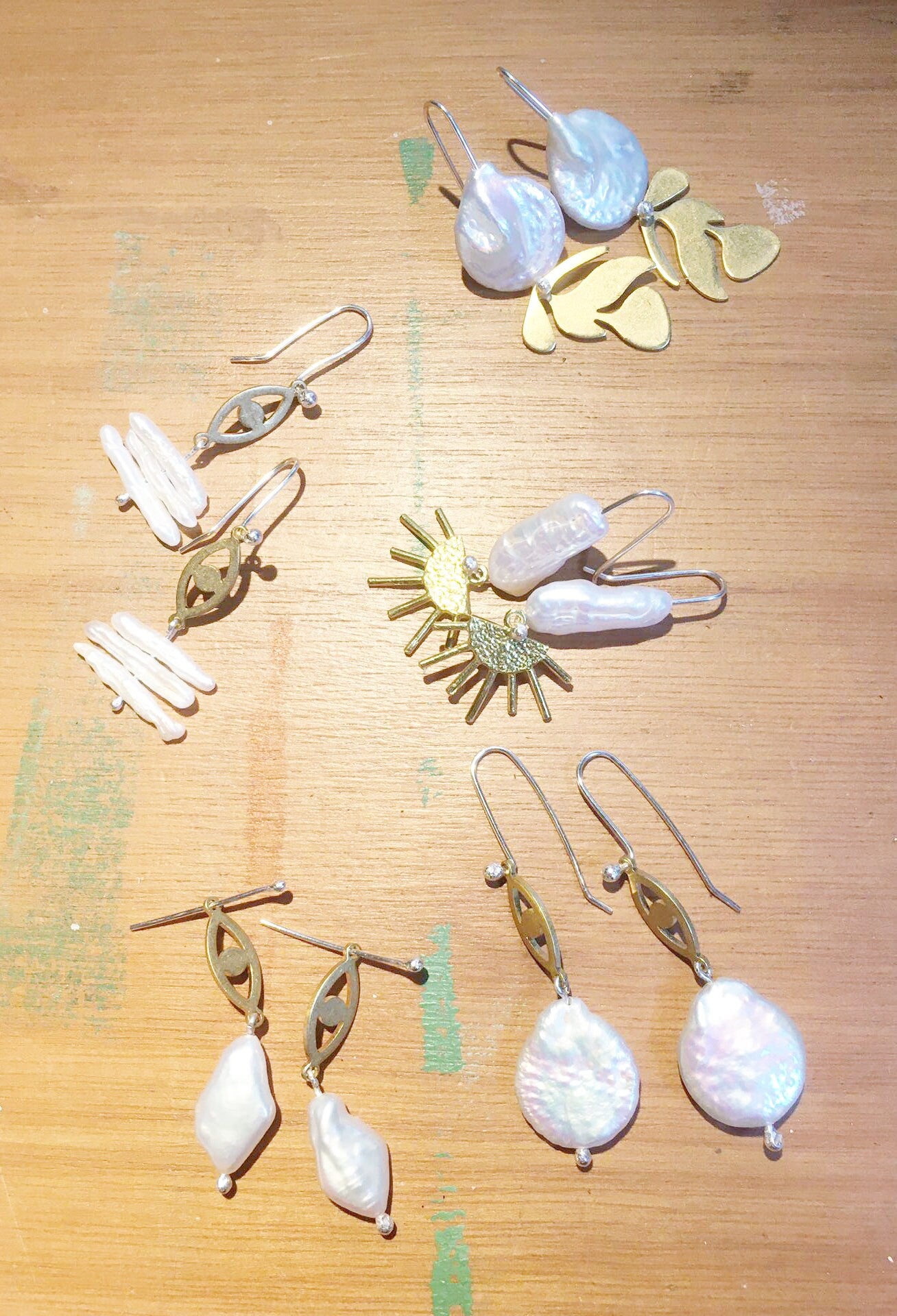 Orla earrings, brass, pearl and silver hooks